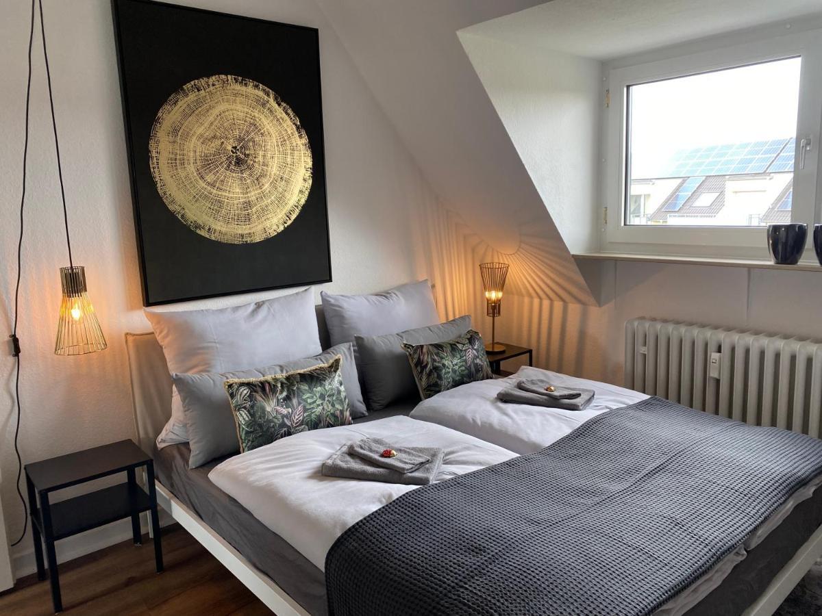 Bostel 1 - Modernes Dachgeschoss-Studio In Duisburg Meiderich, 4,7 Km Hbf, U-Bahn 250M, Flughafen Duesseldorf 28 Km, Landschaftspark 2,9 Km, 5 Gehminuten Von Herzklinik Entfernt Exteriér fotografie