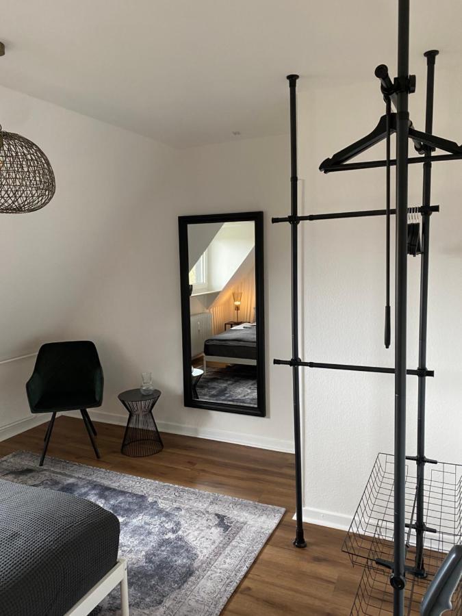 Bostel 1 - Modernes Dachgeschoss-Studio In Duisburg Meiderich, 4,7 Km Hbf, U-Bahn 250M, Flughafen Duesseldorf 28 Km, Landschaftspark 2,9 Km, 5 Gehminuten Von Herzklinik Entfernt Exteriér fotografie